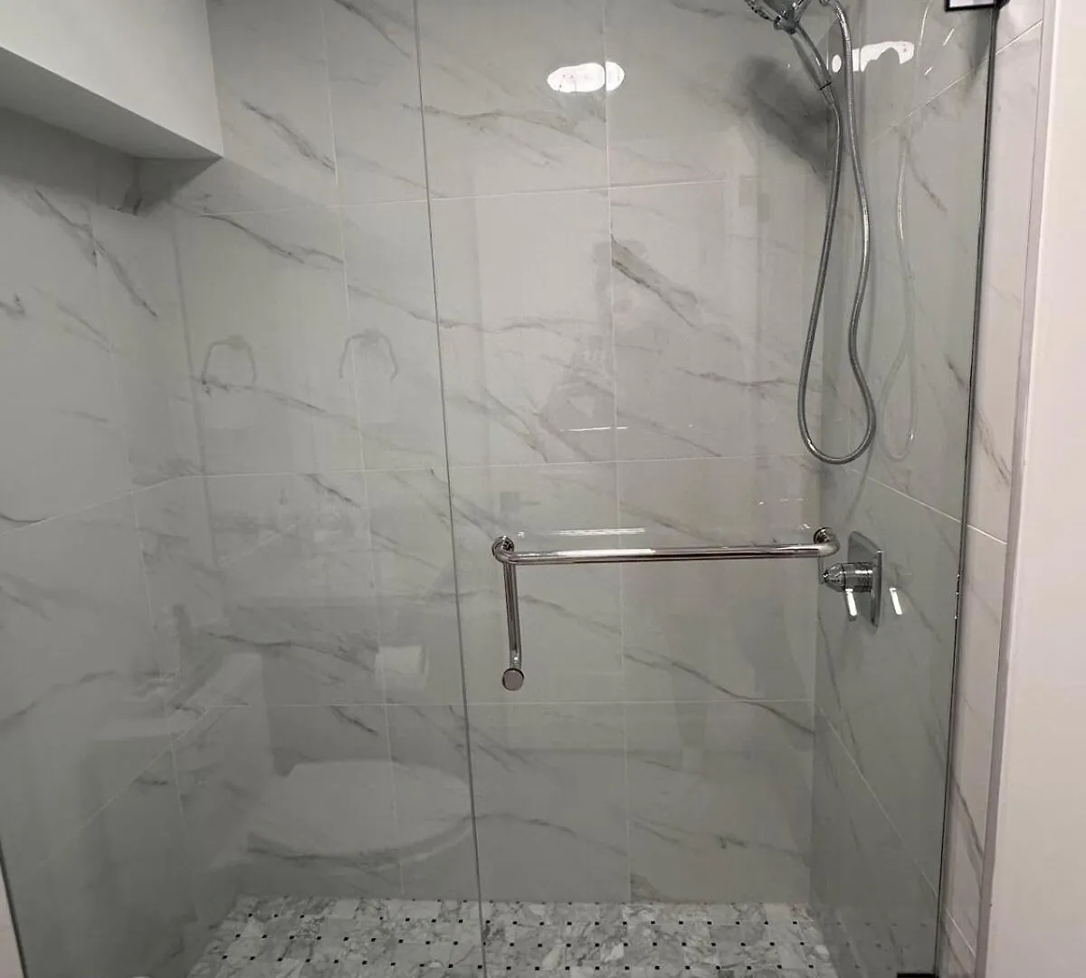Newly Built Cozy Central 2-Br Hidden Gem Vancouver Canada
