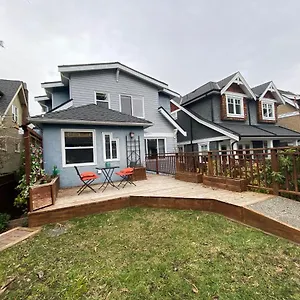 Guest house Cozy Dunbar 3 Beds W/ Views, Vancouver