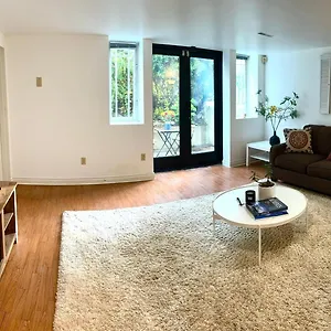 Apartment Charming Private Kitsilano, Vancouver